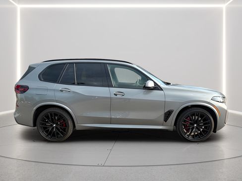 Used 2025 BMW X5 xDrive40i w/ M Sport Package AWD/4WD image 6