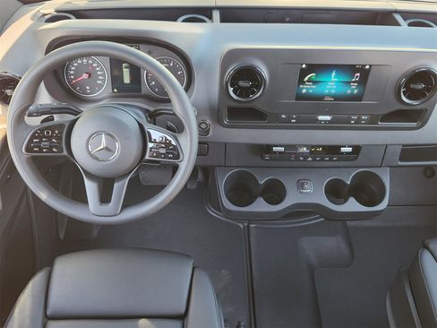 Used 2024 Mercedes-Benz Sprinter 3500 image 26