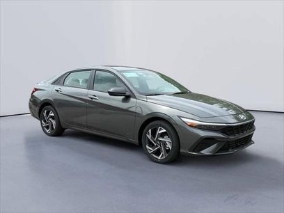 New 2025 Hyundai Elantra SEL