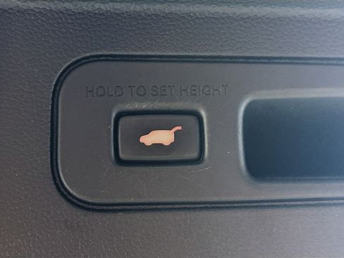 Used 2025 Honda Pilot EX-L image 30