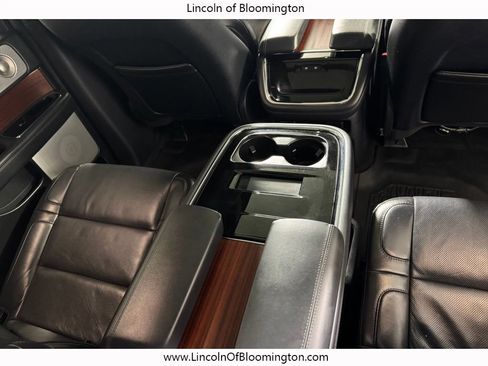 Used 2023 Lincoln Navigator Reserve AWD/4WD image 12