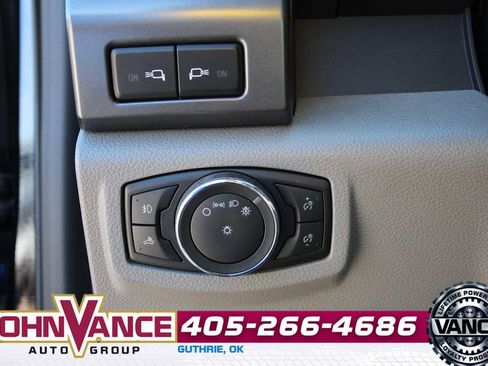 Used 2022 Ford F250 XLT w/ XLT Premium Package image 28