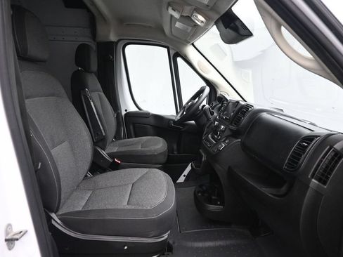 Used 2025 RAM ProMaster 2500 w/ Convenience Group FWD image 17