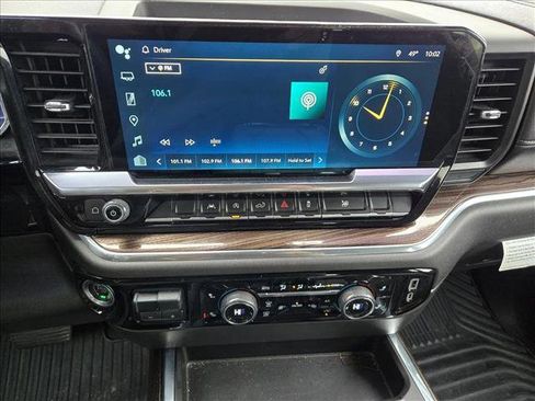 Used 2023 Chevrolet Silverado 1500 LT w/ Convenience Package II image 11