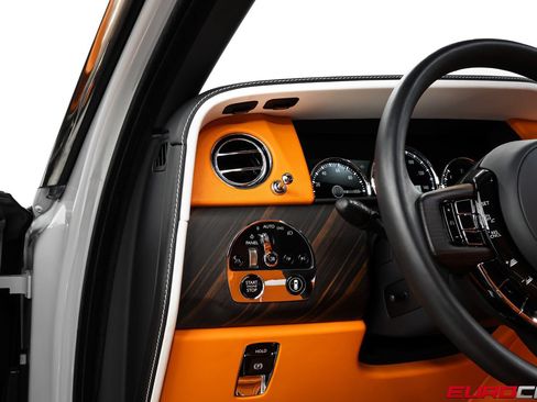 Used 2023 Rolls-Royce Cullinan AWD/4WD image 30