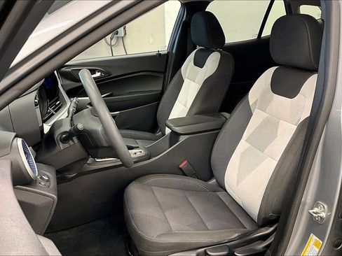 Used 2024 Chevrolet Trax LS FWD image 22