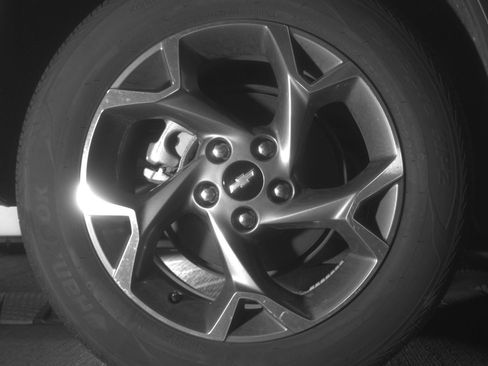 Used 2025 Chevrolet Trax LT FWD image 15