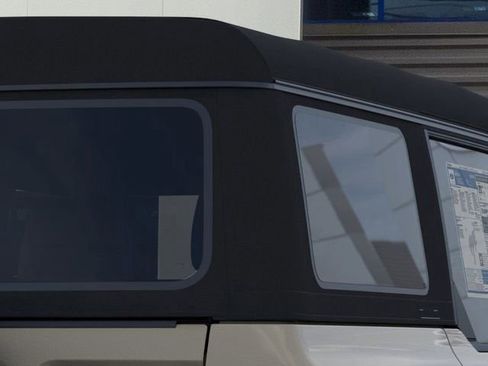 New 2025 Ford Bronco 4-Door image 25