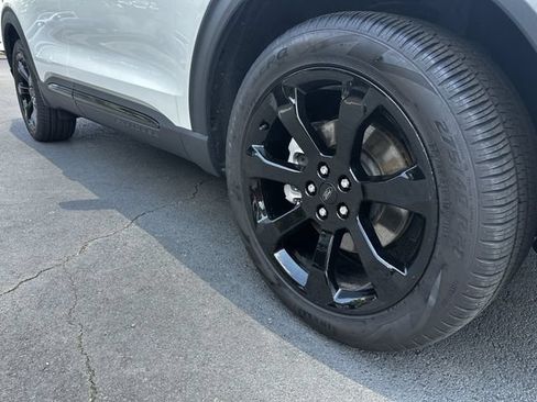 Certified 2023 Ford Explorer ST-Line w/ Class IV Trailer Tow Package AWD/4WD image 11