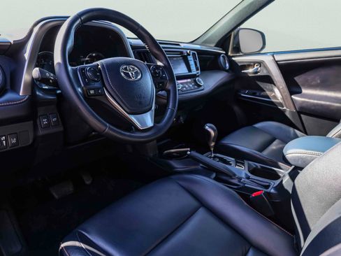 Used 2018 Toyota RAV4 SE w/ Power Extra Value Package image 8