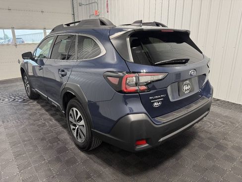 Used 2024 Subaru Outback Premium w/ Popular Package #1A AWD/4WD image 4