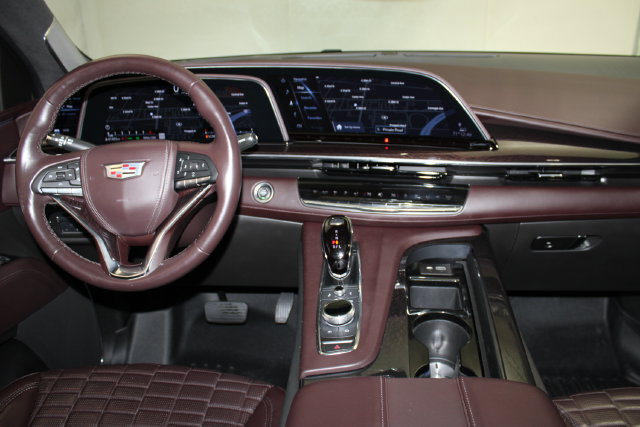 Certified 2022 Cadillac Escalade ESV Premium Luxury Platinum AWD/4WD image 17