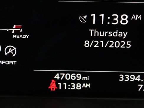 Used 2023 Audi SQ5 Prestige w/ Prestige Package image 19