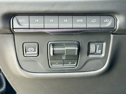 New 2026 Cadillac Escalade Platinum Sport w/ LPO, ONYX Package AWD/4WD image 20