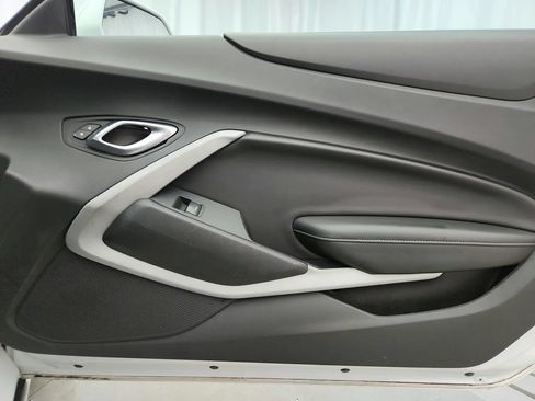 Used 2018 Chevrolet Camaro LT RWD image 23