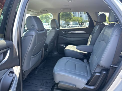 Used 2020 Buick Enclave Essence w/ Sport Touring Edition FWD image 31