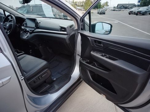 Used 2025 Honda Odyssey EX-L image 17