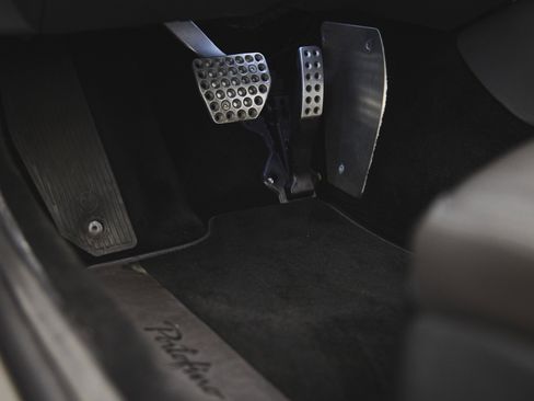 Used 2019 Ferrari Portofino image 26