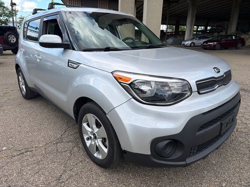 Used 2019 Kia Soul w/ Convenience Package FWD image 4