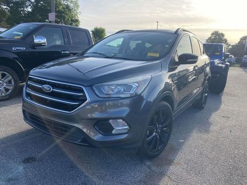 Used 2017 Ford Escape Titanium FWD image 3