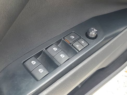 Used 2020 Toyota Camry LE image 17