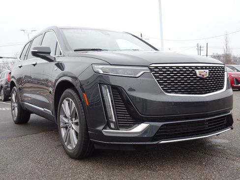 Certified 2023 Cadillac XT6 Premium Luxury image 12