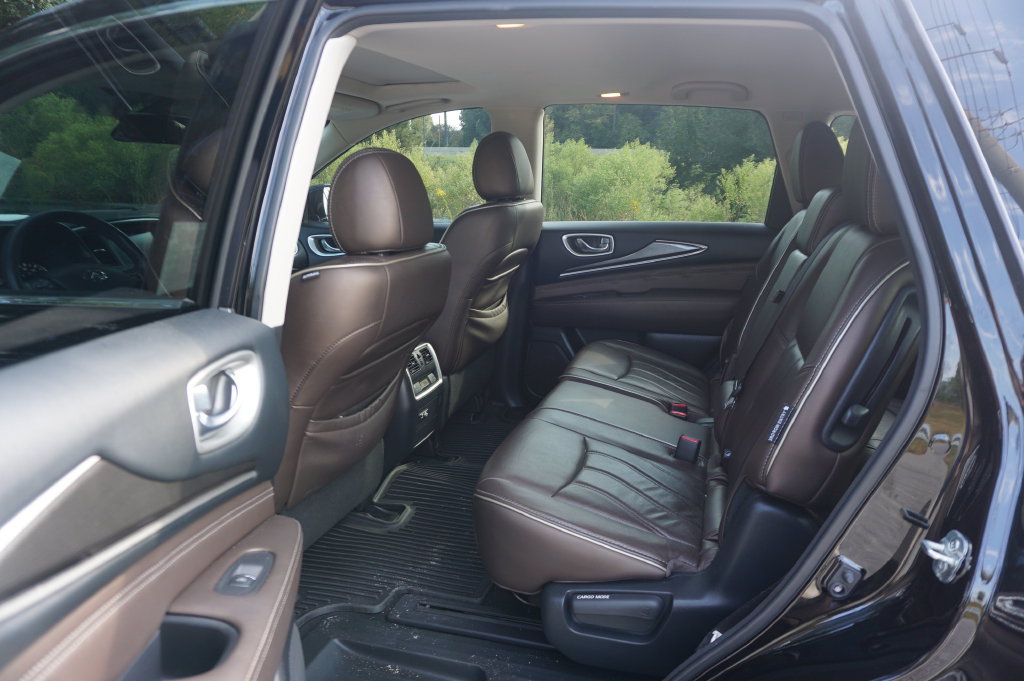 Used 2020 INFINITI QX60 Luxe w/ Essential Package FWD image 15