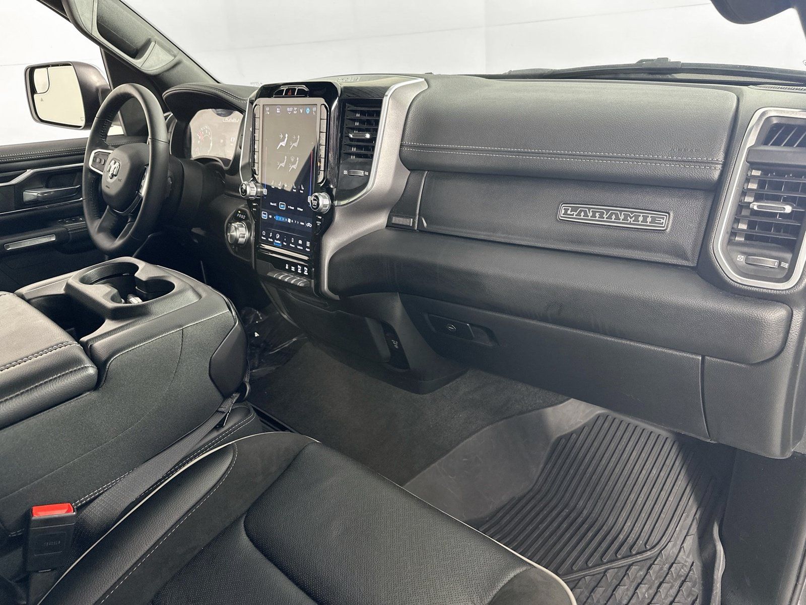 Used 2023 RAM 1500 Laramie AWD/4WD image 28