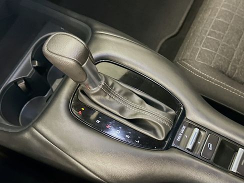 Used 2025 Honda HR-V LX image 25