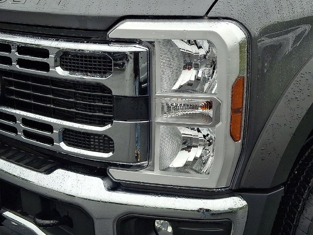 Used 2025 Ford F450 XLT AWD/4WD image 9