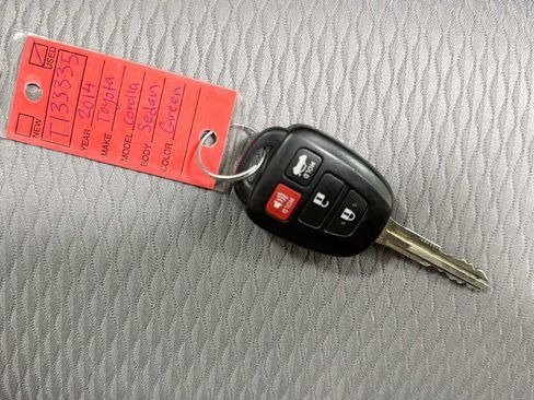 Used 2014 Toyota Corolla LE FWD image 30