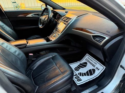 Used 2017 Lincoln MKZ Reserve image 29