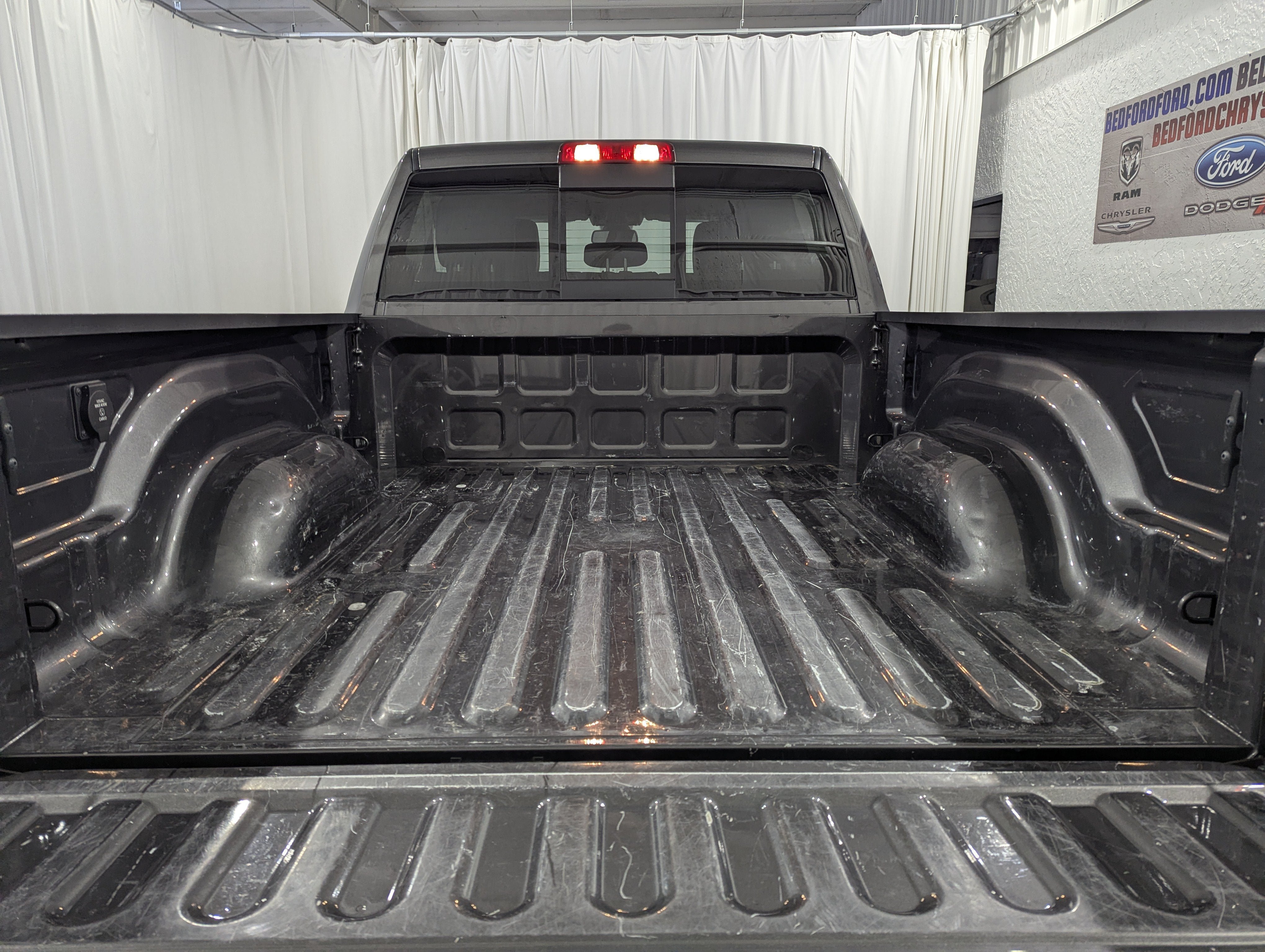 Used 2024 RAM 2500 Laramie AWD/4WD image 11
