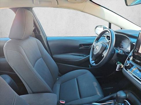 Used 2024 Toyota Corolla LE FWD image 2