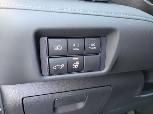 Used 2026 Toyota Highlander Limited image 22