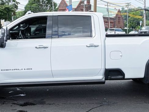 Used 2025 GMC Sierra 3500 Denali Ultimate AWD/4WD image 3