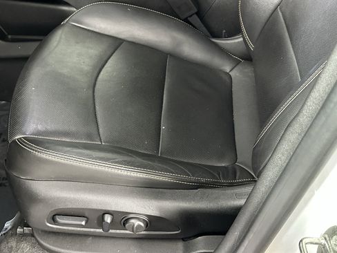 Used 2018 GMC Terrain SLT w/ Preferred Package image 16