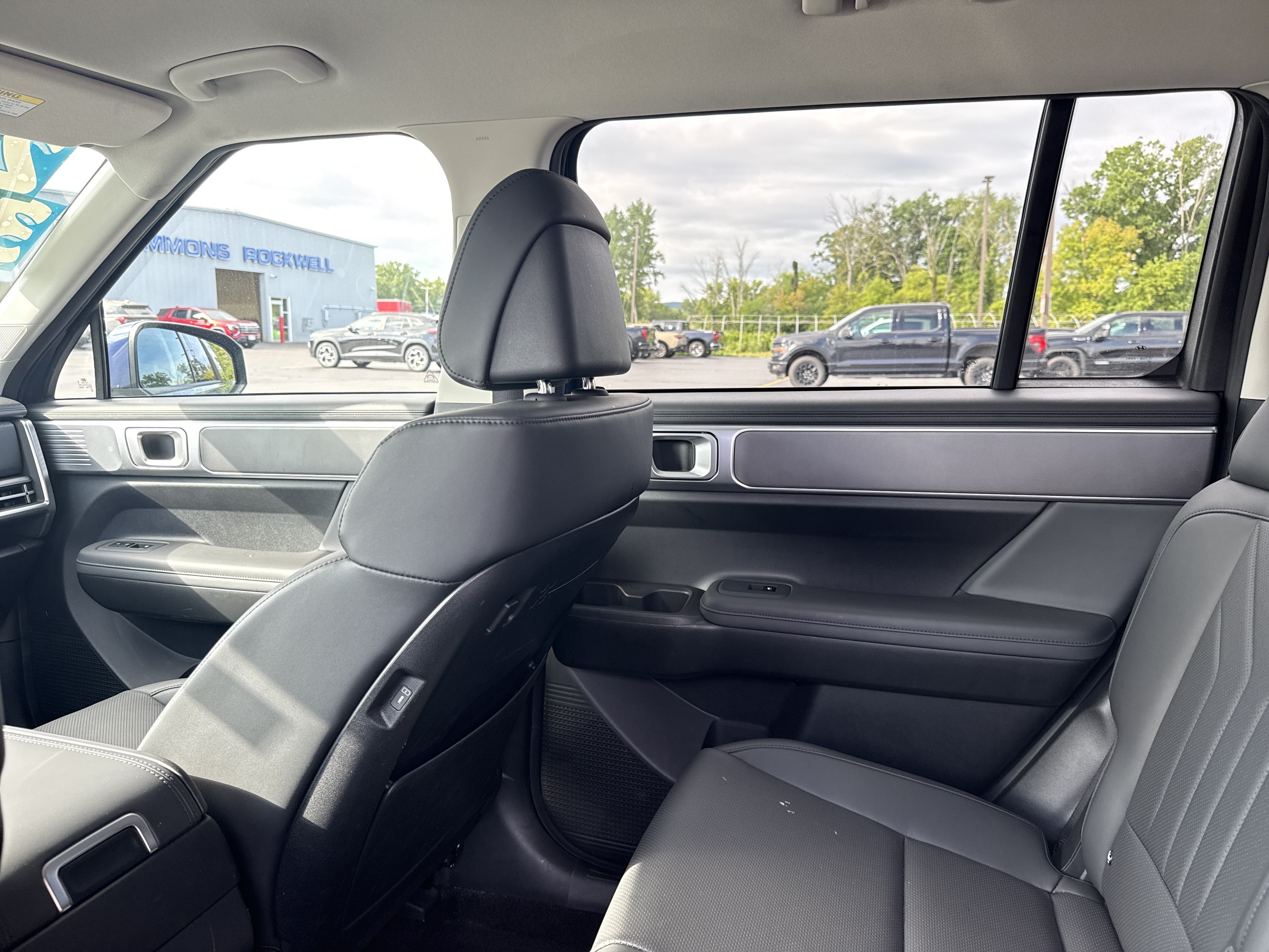 Used 2026 Hyundai Santa Fe SEL AWD/4WD image 5