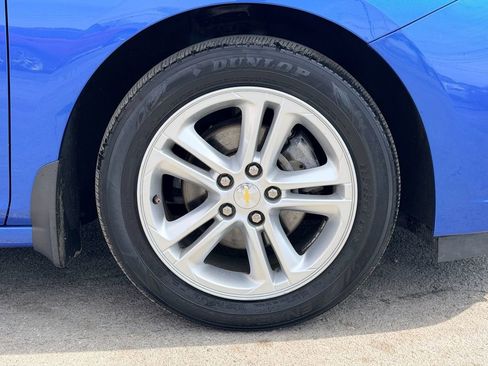 Used 2017 Chevrolet Cruze LT w/ Convenience Package FWD image 25