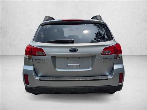 Used 2013 Subaru Outback 2.5i Premium w/ Popular Pkg 3 AWD/4WD image 5