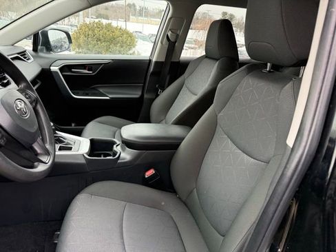 Used 2025 Toyota RAV4 XLE image 22