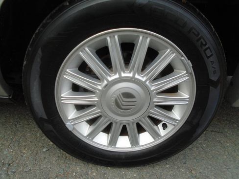 Used 2010 Mercury Grand Marquis LS image 27