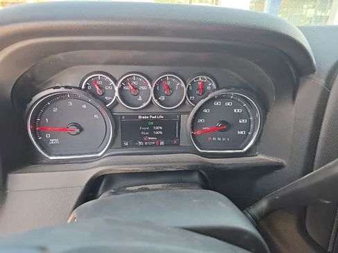 Used 2023 Chevrolet Silverado 2500 LT AWD/4WD image 9