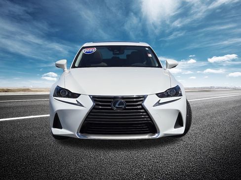 Used 2020 Lexus IS 300 w/ Navigation Package RWD image 15