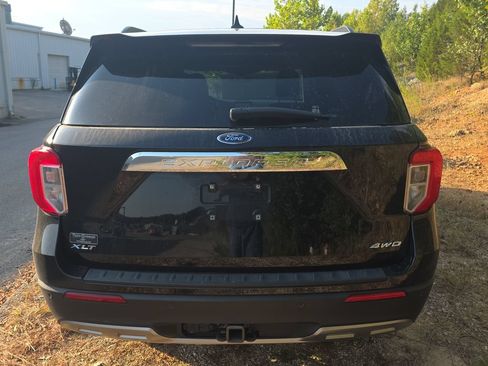 Used 2023 Ford Explorer XLT w/ Equipment Group 202A AWD/4WD image 5