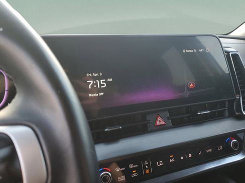 Certified 2025 Kia Sportage EX w/ Premium Package image 22