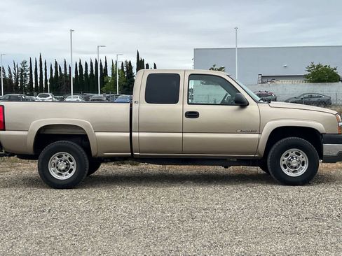 Used 2004 Chevrolet Silverado 2500 LS RWD image 9