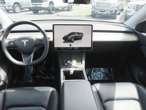 Used 2022 Tesla Model Y Long Range AWD/4WD image 17