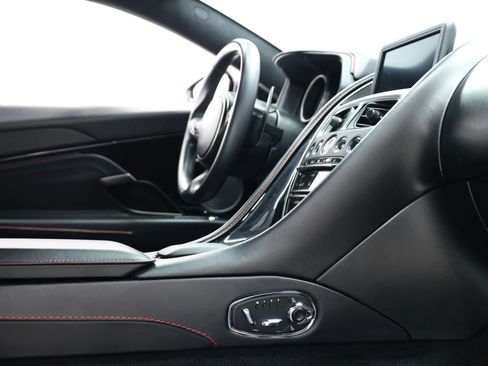 Used 2018 Aston Martin DB11 V12 RWD image 71