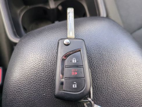 Used 2022 Toyota RAV4 LE FWD image 25